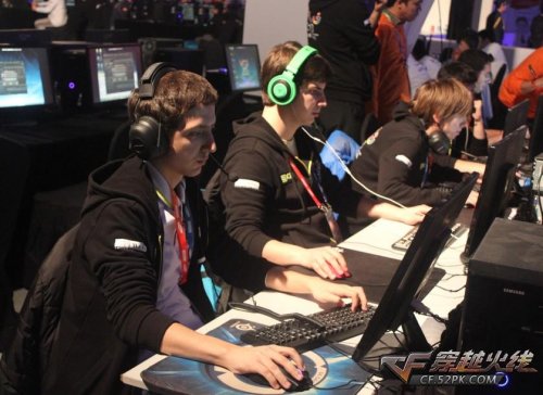 资讯掏出维克托后，立刻感觉我能打十个！