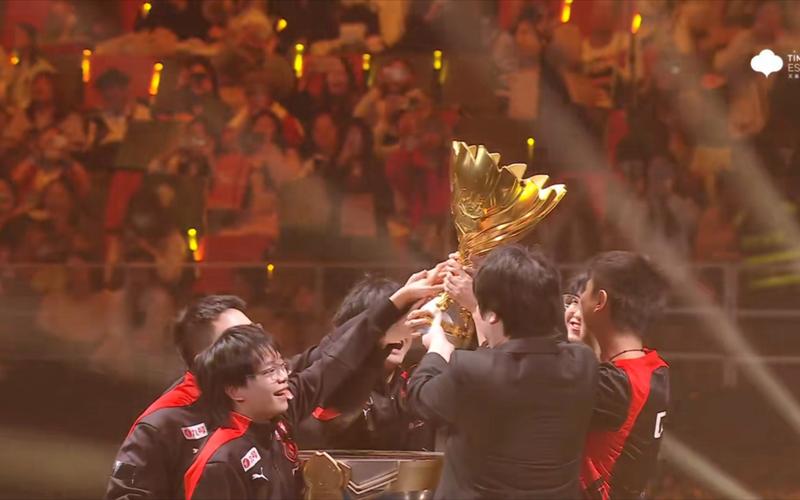 英雄联盟S12中单Faker和Zeka都是Kkoma教练带出来的