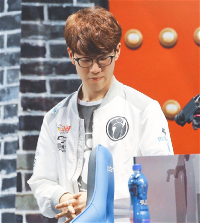 Bad News Eagles 再次宣布解散