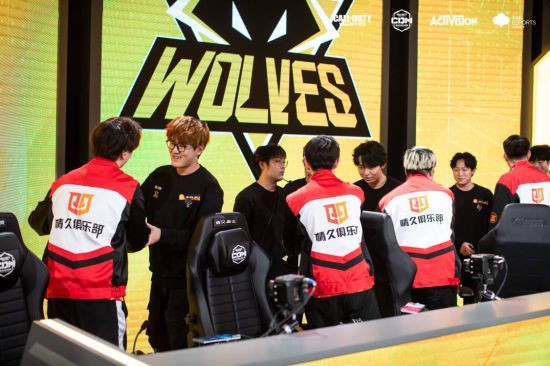 Invictus Gaming 拆解 FunPlus Phoenix - LPL 2025年第一分裂比赛日结果